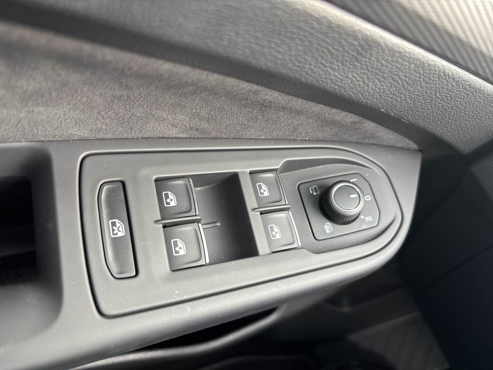 Volkswagen Golf VIII 1.5 HYBRID STYLE FACELIFT CAM ACC LM17