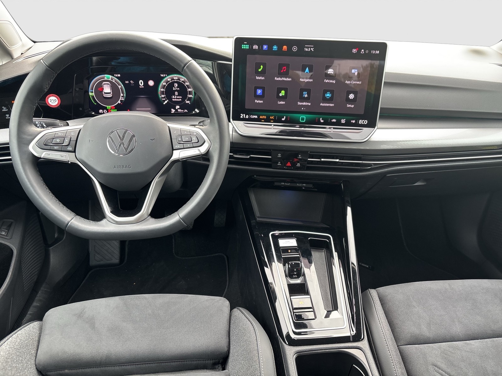 Volkswagen Golf VIII 1.5 HYBRID STYLE FACELIFT CAM ACC LM17