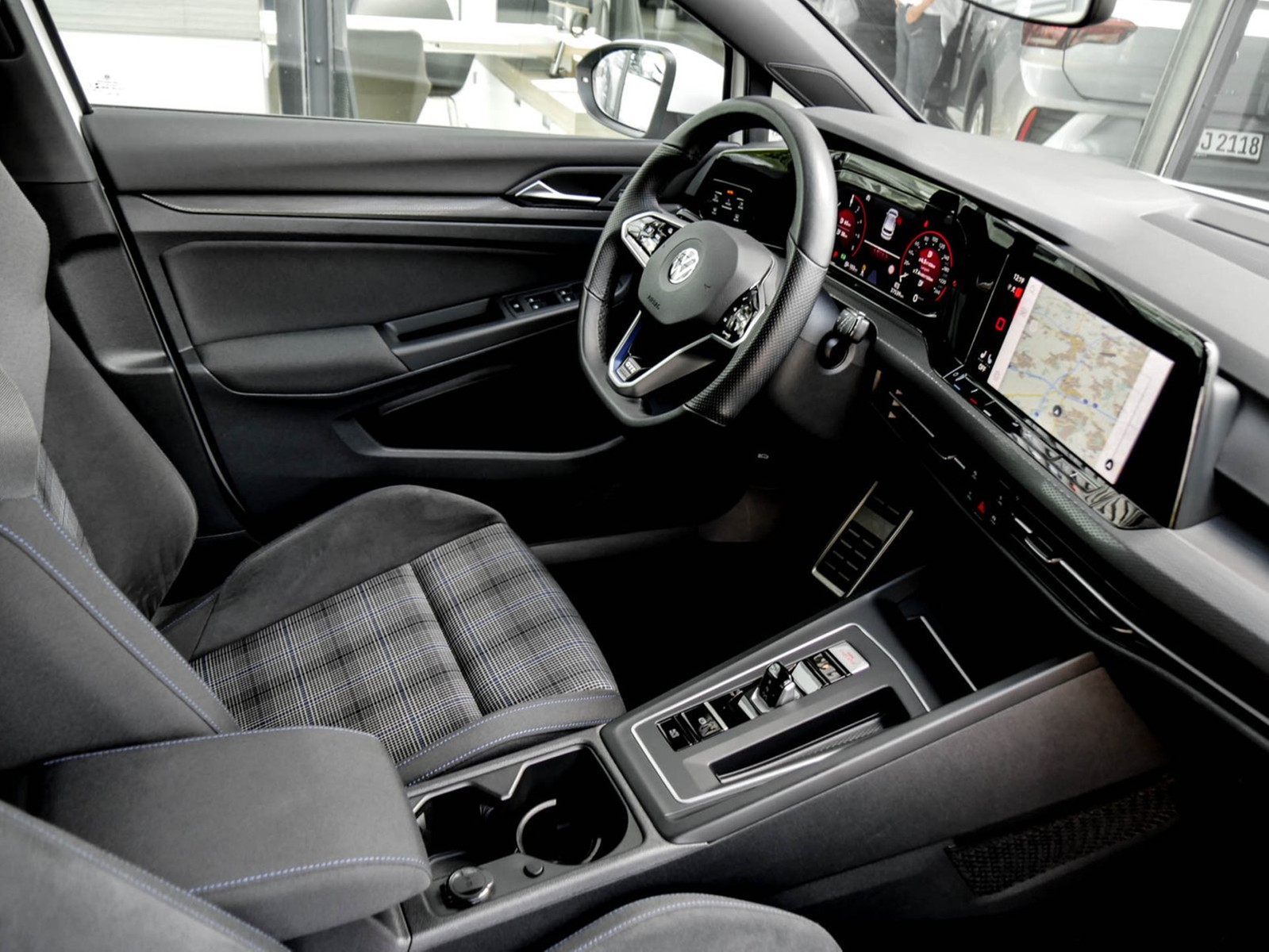 Volkswagen Golf VIII 1.4 HYBRID GTE ACC LM17 NAVI SITZHEIZ.
