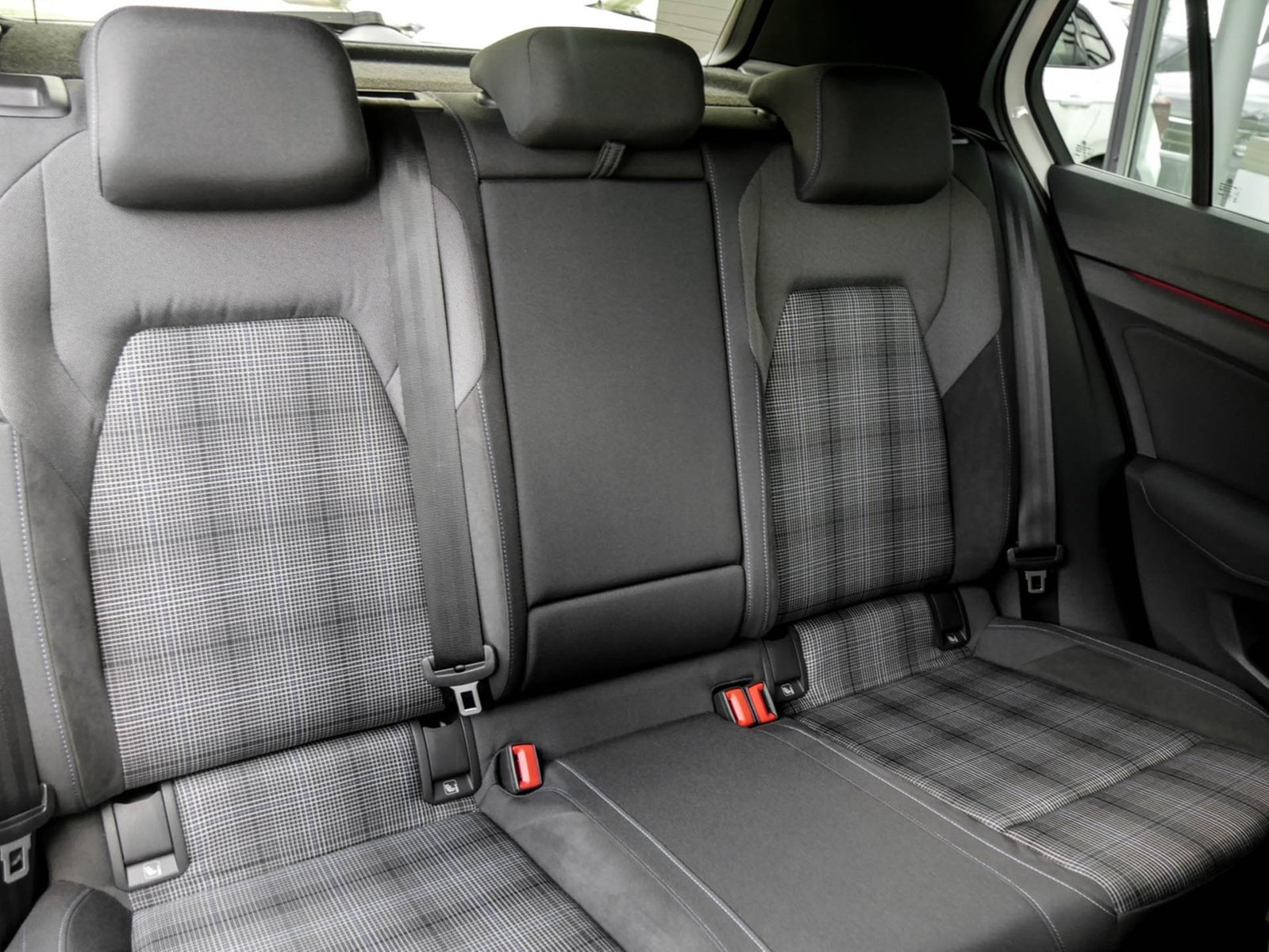 Volkswagen Golf VIII 1.4 HYBRID GTE ACC LM17 NAVI SITZHEIZ.