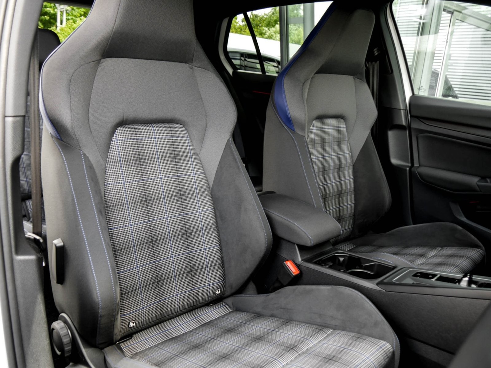 Volkswagen Golf VIII 1.4 HYBRID GTE ACC LM17 NAVI SITZHEIZ.