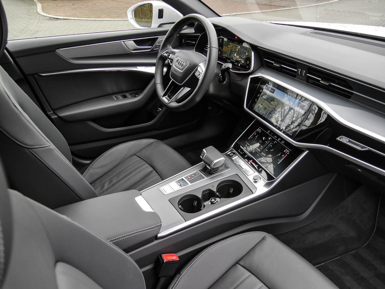 Audi A6 Avant 35 advanced BLACKPAK PANO AHK MATRIXLED