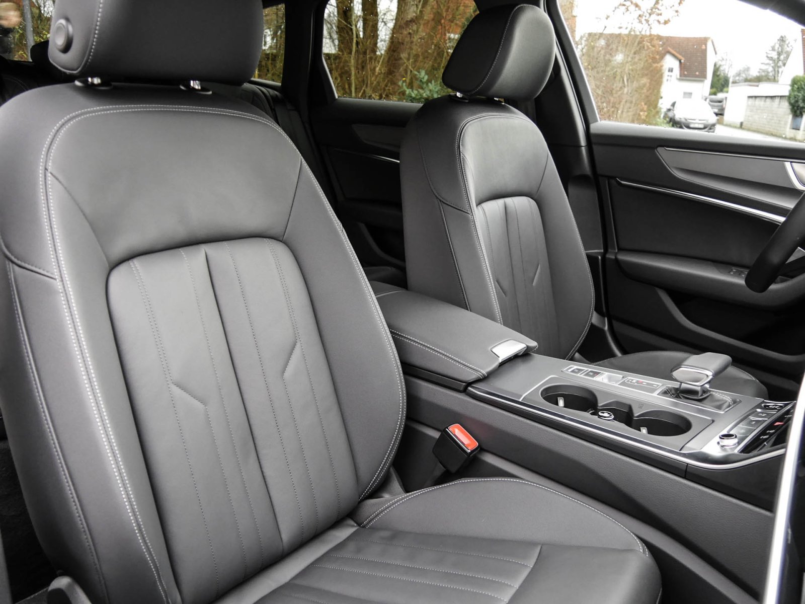 Audi A6 Avant 35 advanced BLACKPAK PANO AHK MATRIXLED
