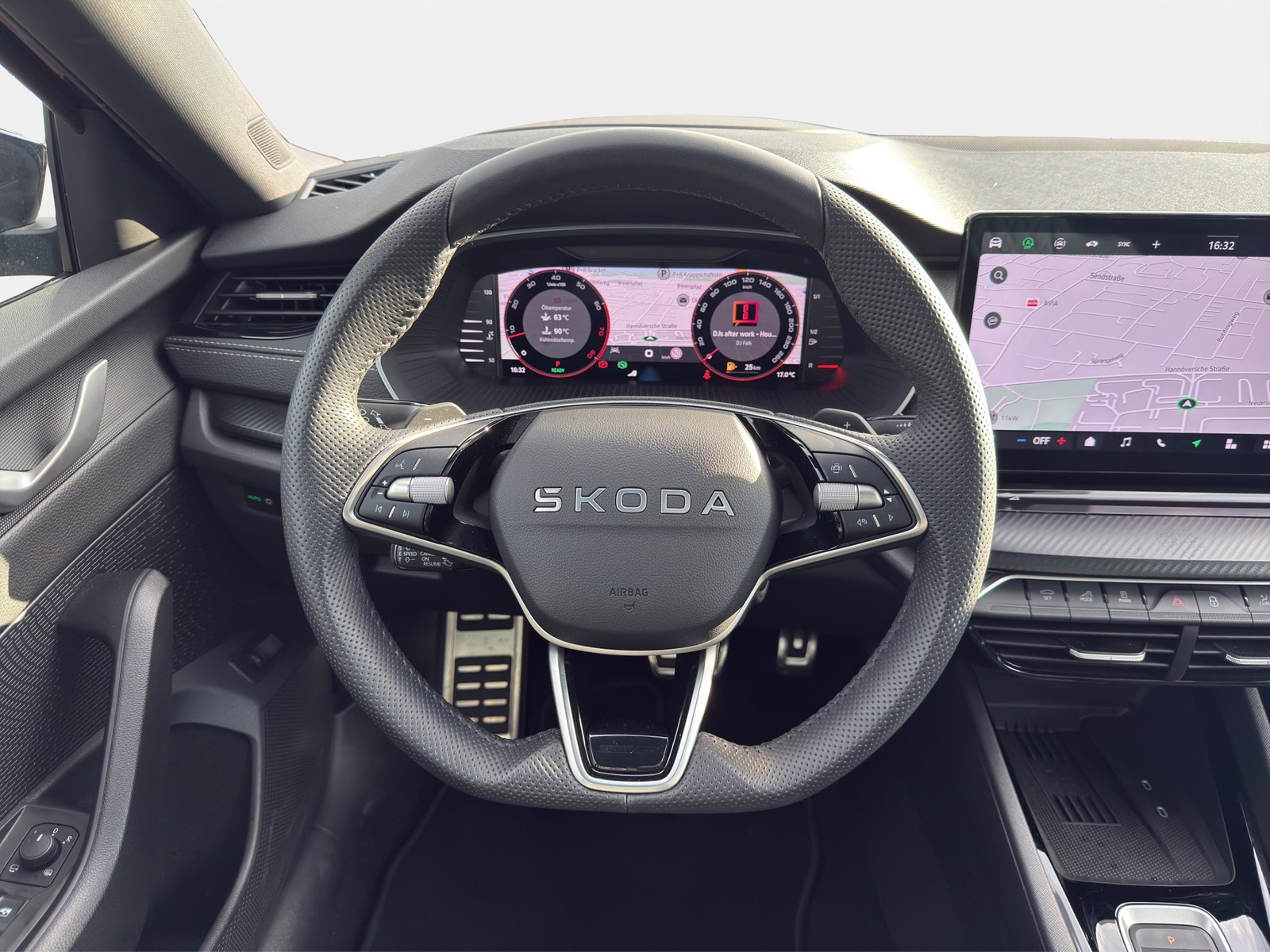 Skoda Octavia Combi 1.5 e-TEC SPORTLINE PANO AHK LM18