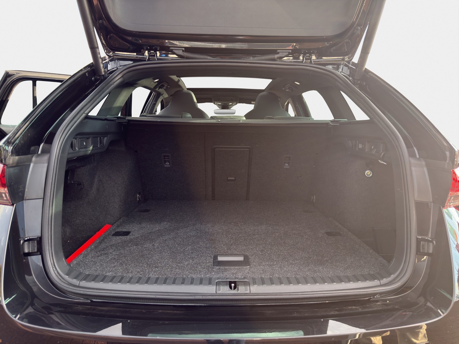 Skoda Octavia Combi 1.5 e-TEC SPORTLINE PANO AHK LM18