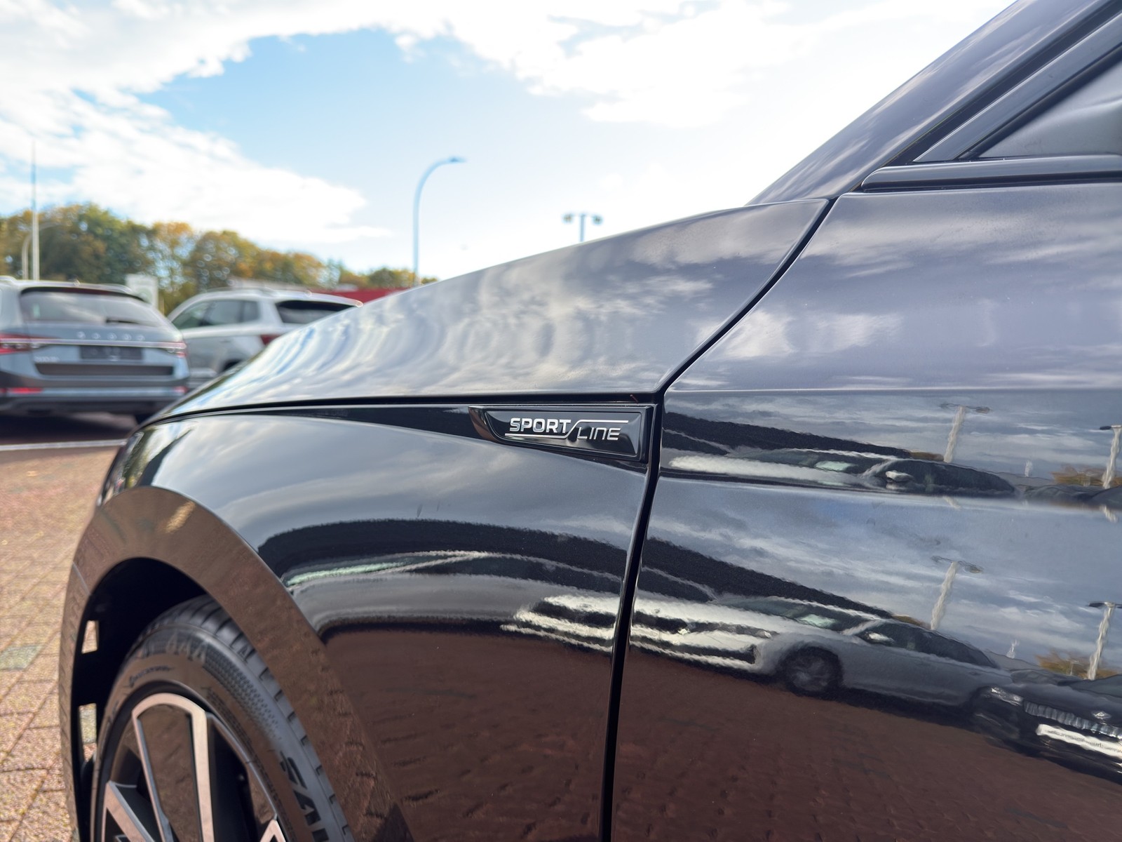 Skoda Octavia Combi 1.5 e-TEC SPORTLINE PANO AHK LM18