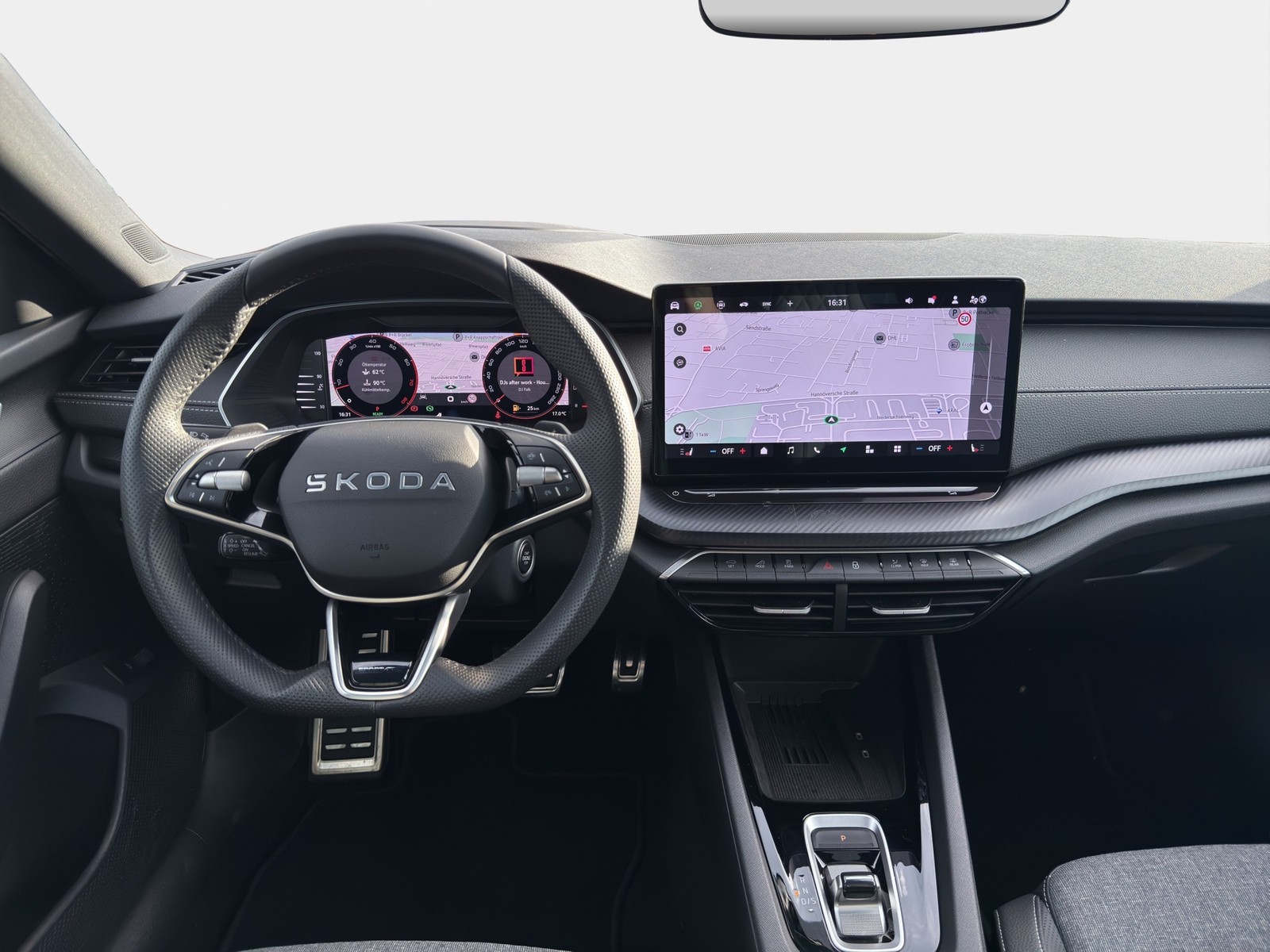 Skoda Octavia Combi 1.5 e-TEC SPORTLINE PANO AHK LM18