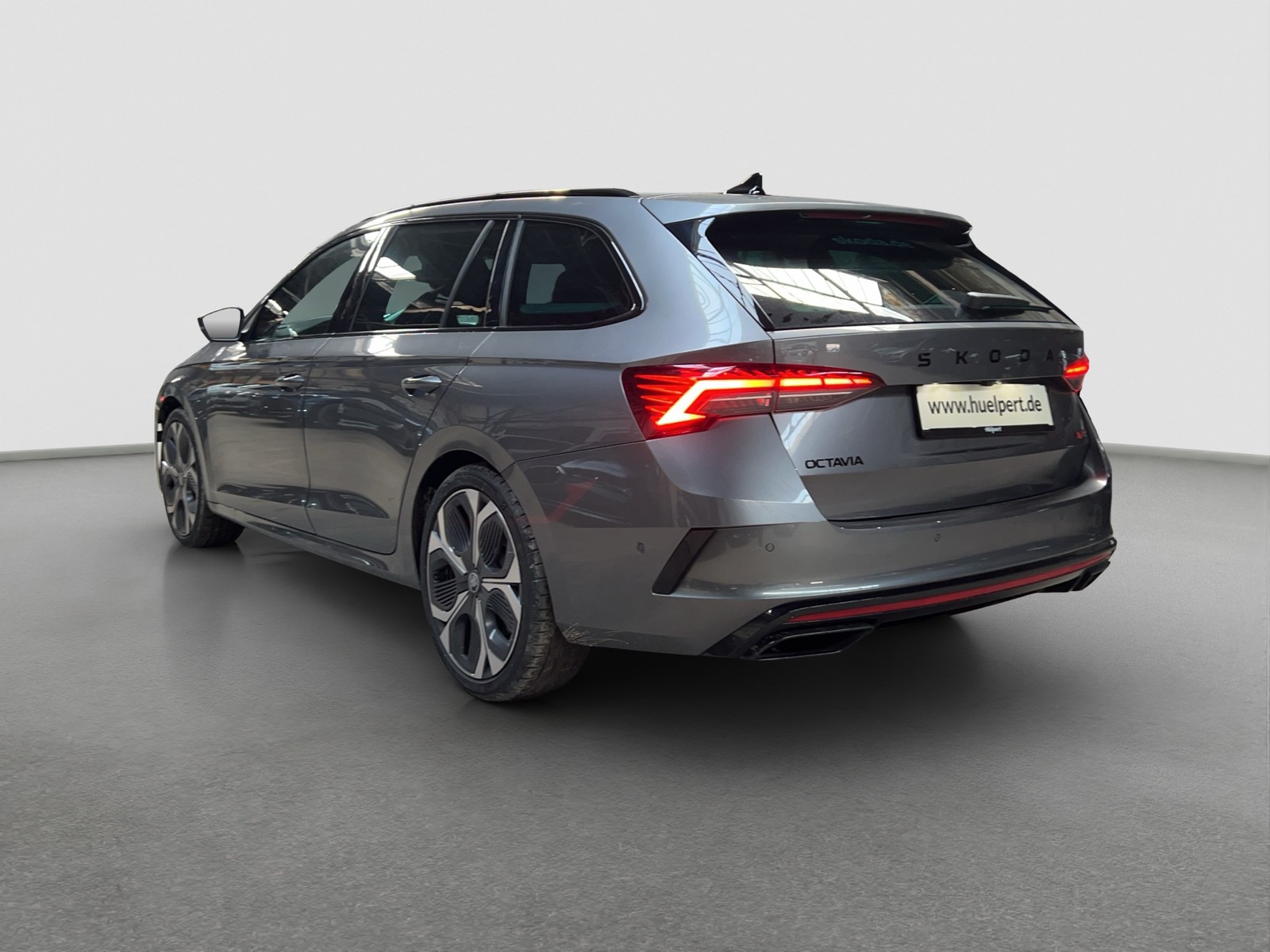 Skoda Octavia Combi 2.0 RS PANO CAM ACC LM19 E-KLAPPE