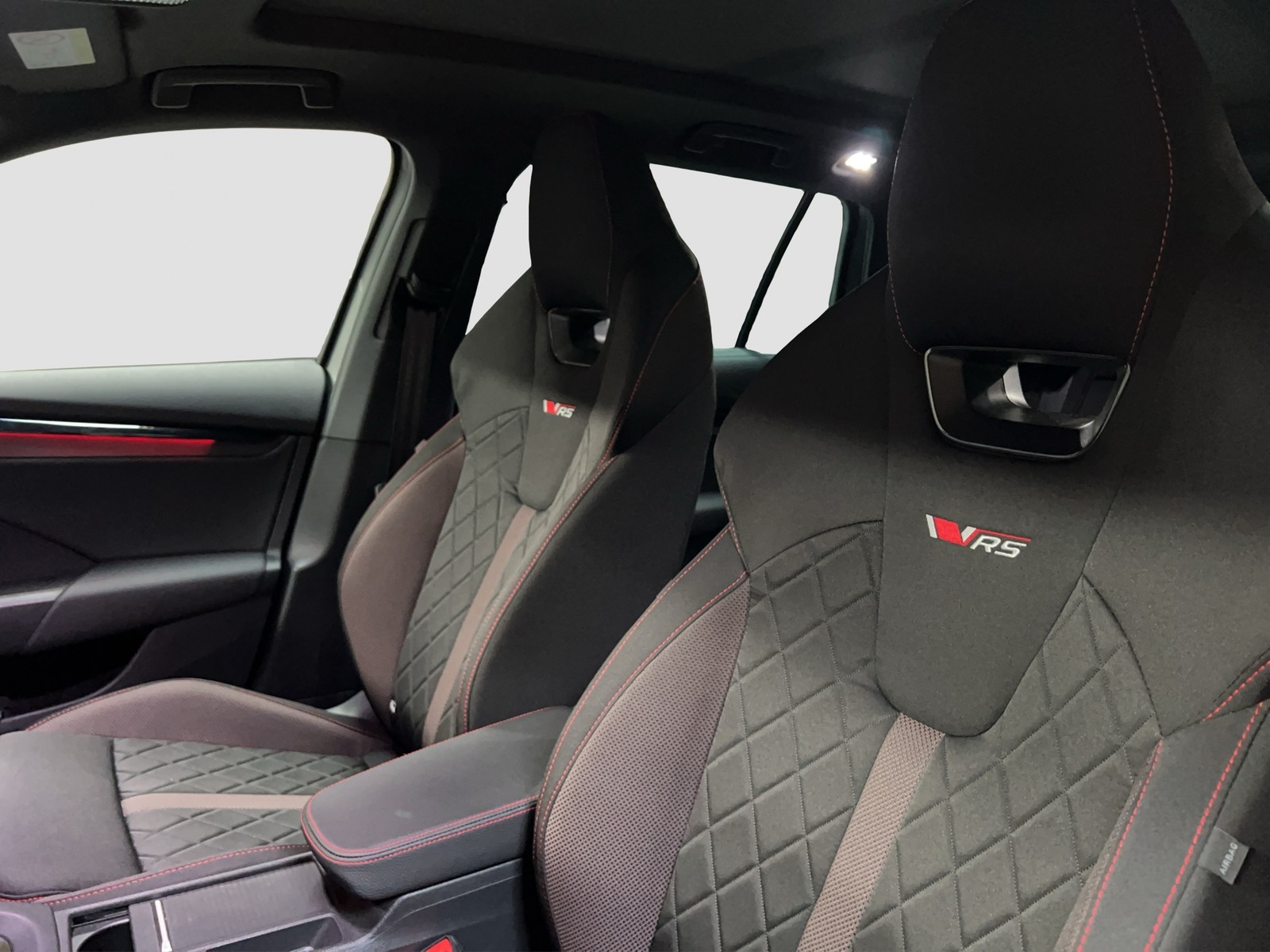 Skoda Octavia Combi 2.0 RS PANO CAM ACC LM19 E-KLAPPE