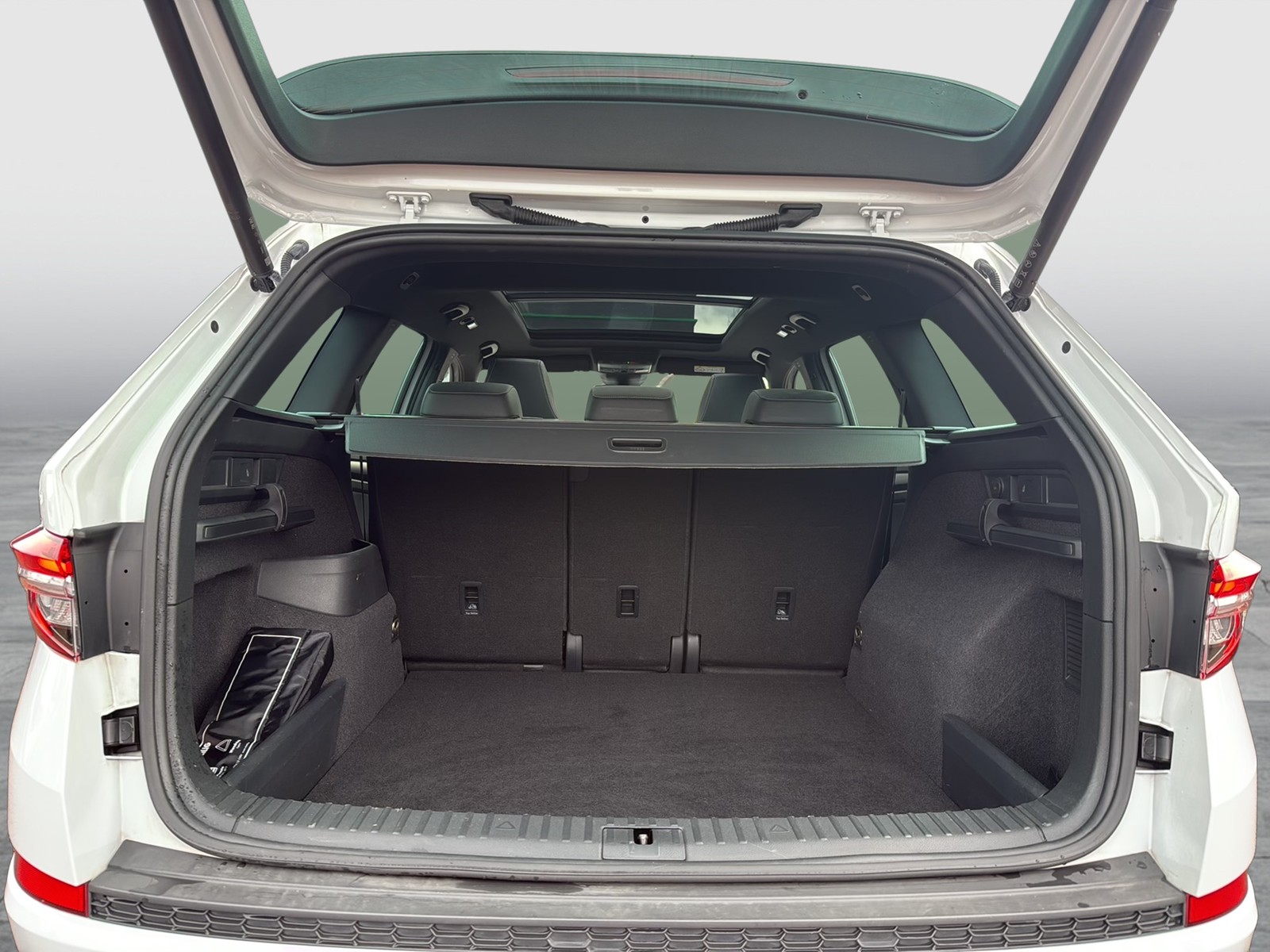 Skoda Kodiaq 2.0 SPORTLINE 4X4 STANDHZ. PANO LM19 NAVI