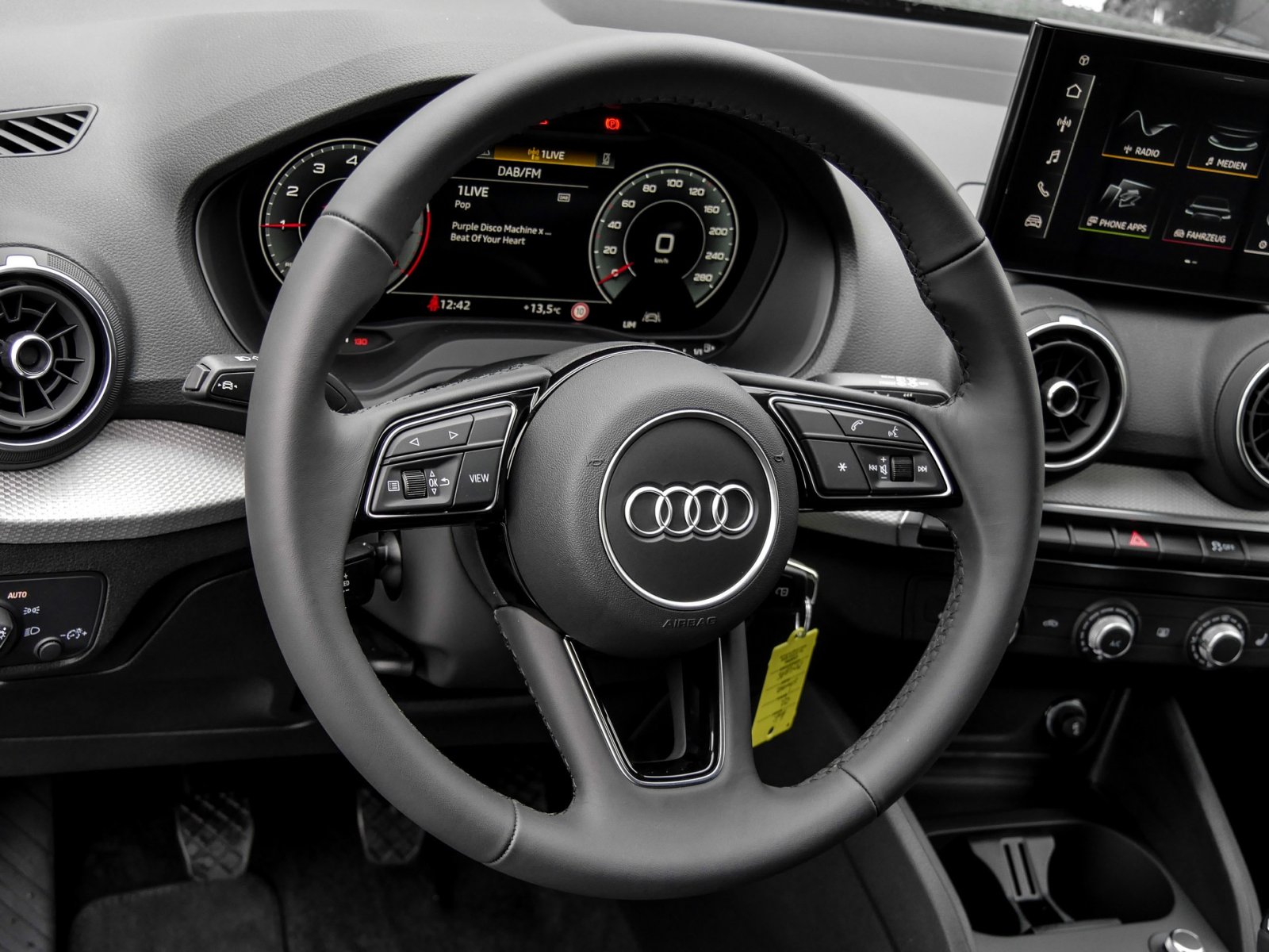 Audi Q2 30 TFSI advanced SmartphoneInterface+Sonnenschutzverglasung+Stoßfänger Volllackierung+Sitzheizung