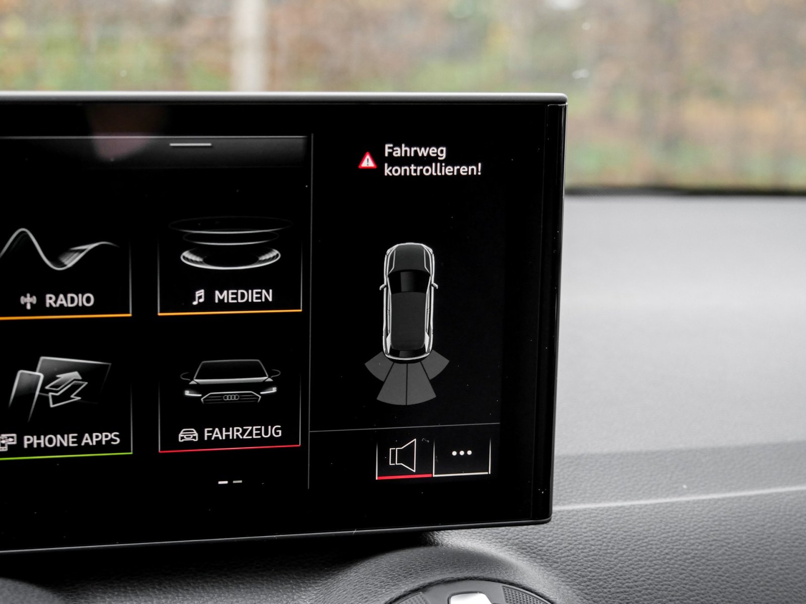 Audi Q2 30 TFSI advanced Smartphone-Interface+Sitzheizung vorn+Sonnenschutzverglasung abgedunkelt