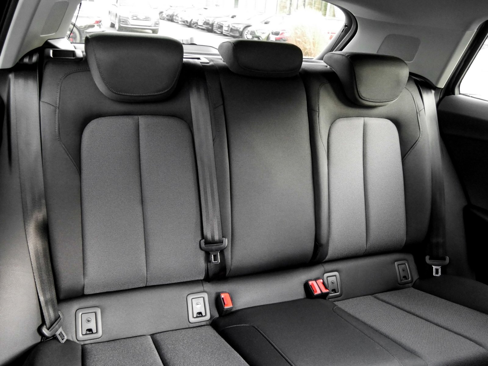 Audi Q2 30 TFSI advanced Smartphone-Interface+Sitzheizung vorn+Sonnenschutzverglasung abgedunkelt