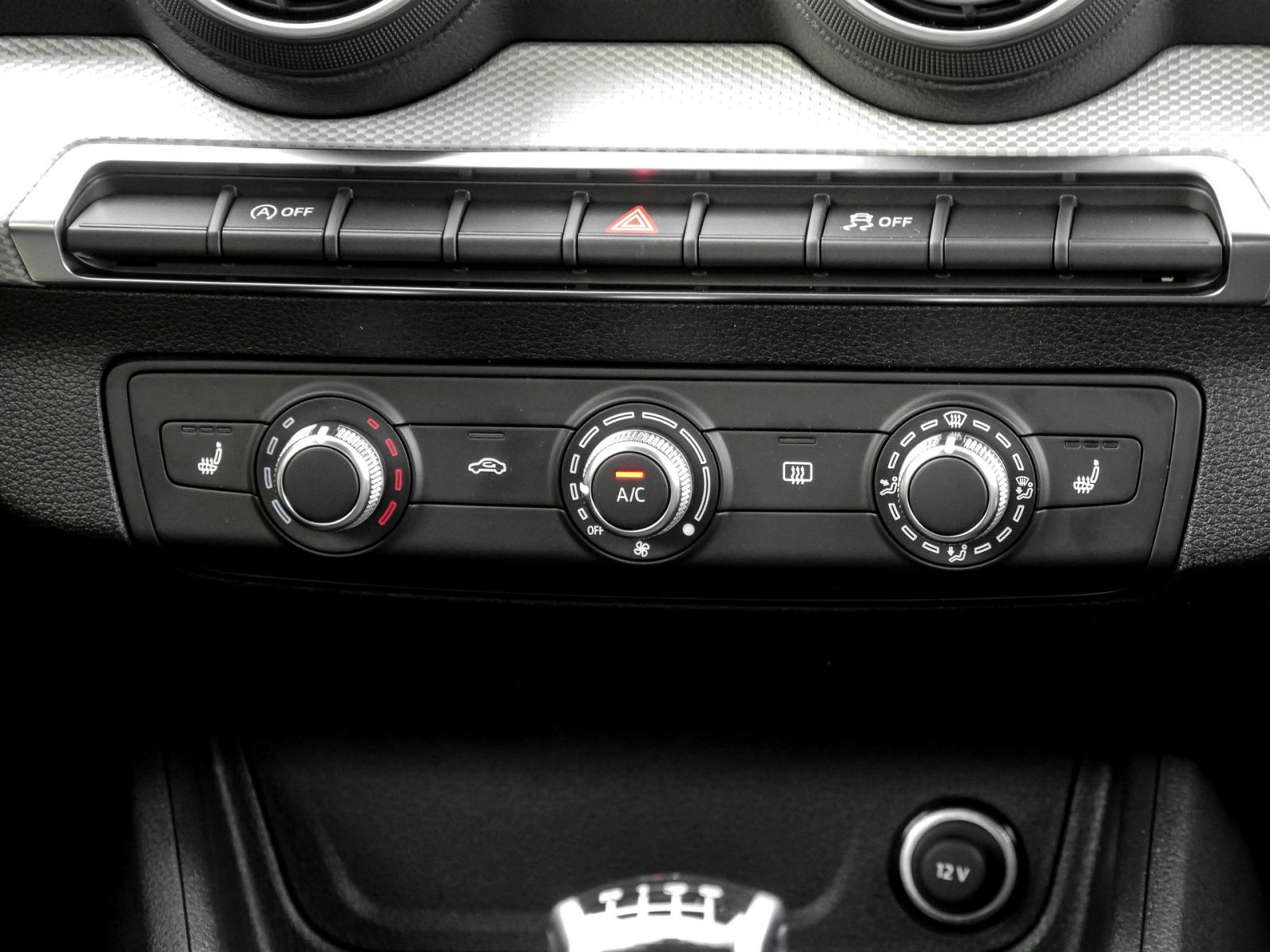 Audi Q2 30 TFSI advanced Smartphone-Interface+Sitzheizung vorn+Sonnenschutzverglasung abgedunkelt