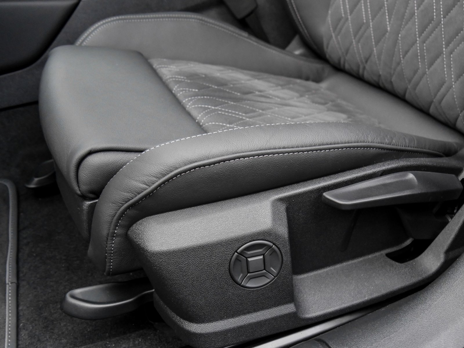 Audi A5 Avant TFSI quattro S tronic Techpaket+2xSline+AHK+Sportsitze+MMI+