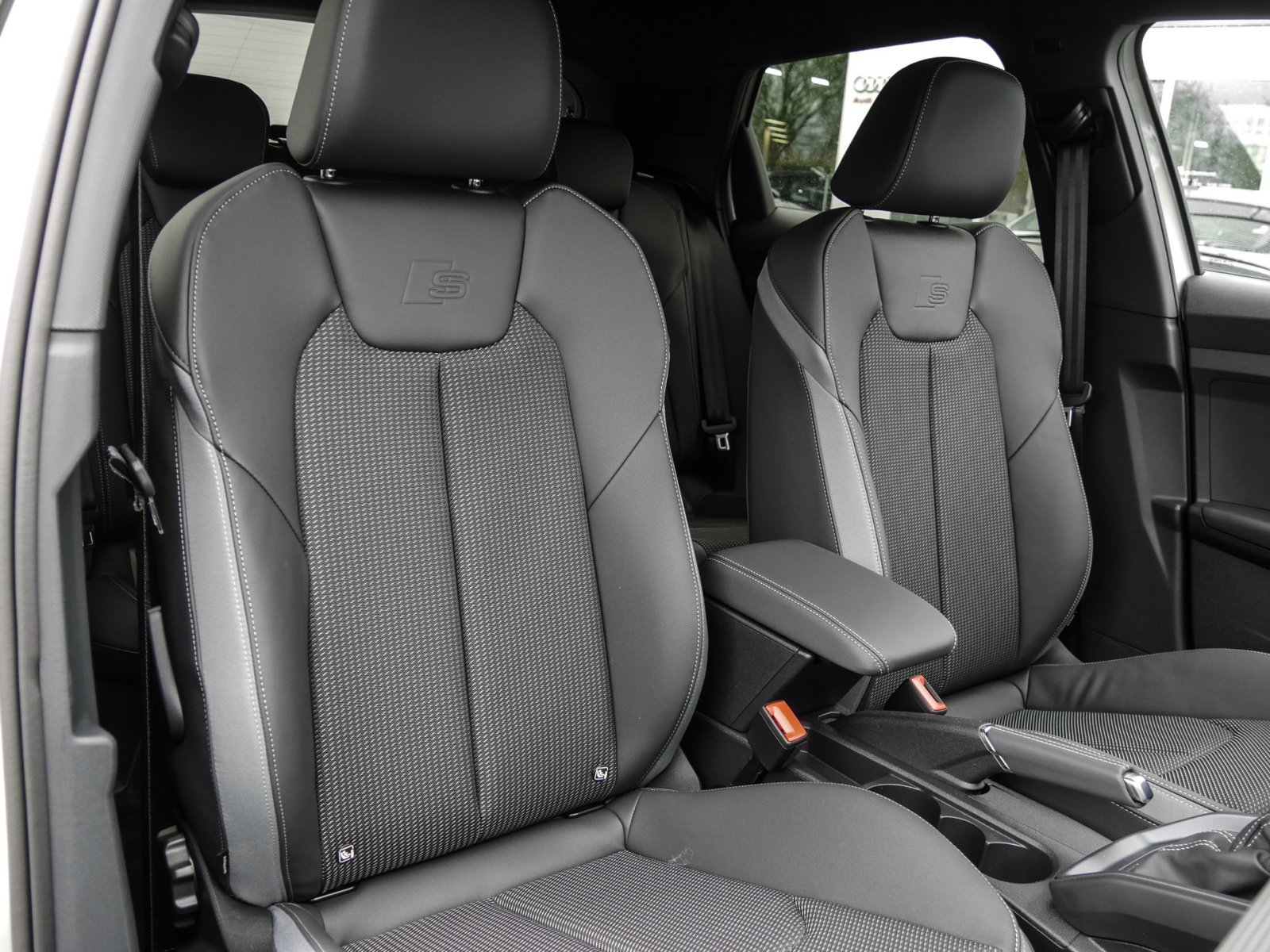 Audi A1 Sportback 30 TFSI S tronic S Line LED+Kamera+Sportsitze+GRA+Optikpaket+