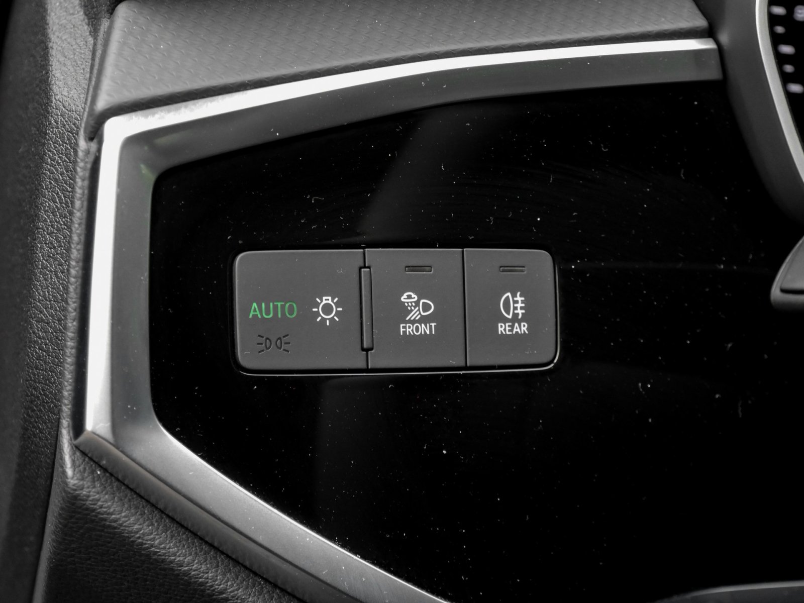 Audi Q3 35 CAM ACC LM18 EKLAPPE NAVI+ SITZHEIZUNG LED