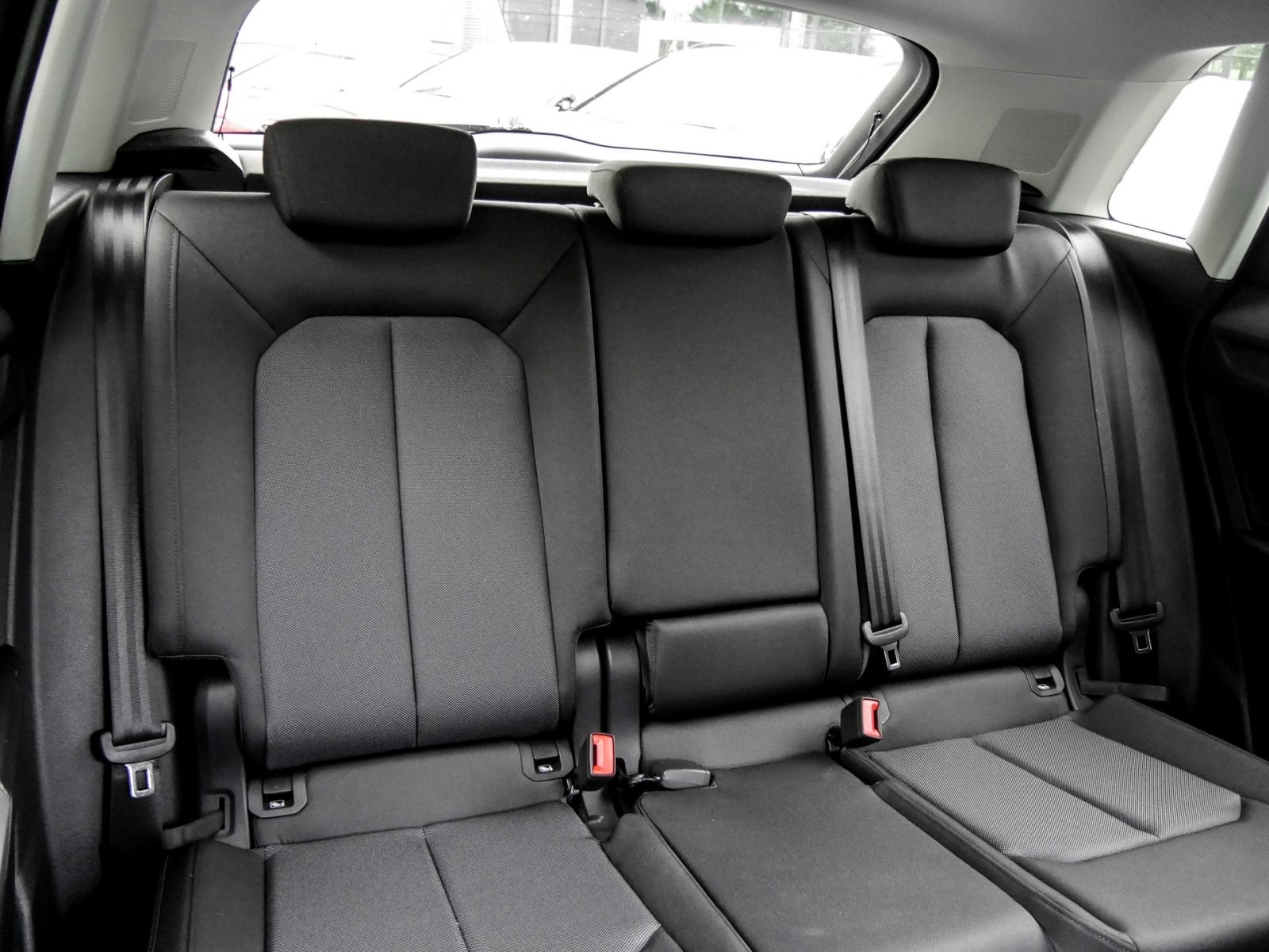 Audi Q3 35 CAM ACC LM18 EKLAPPE NAVI+ SITZHEIZUNG LED