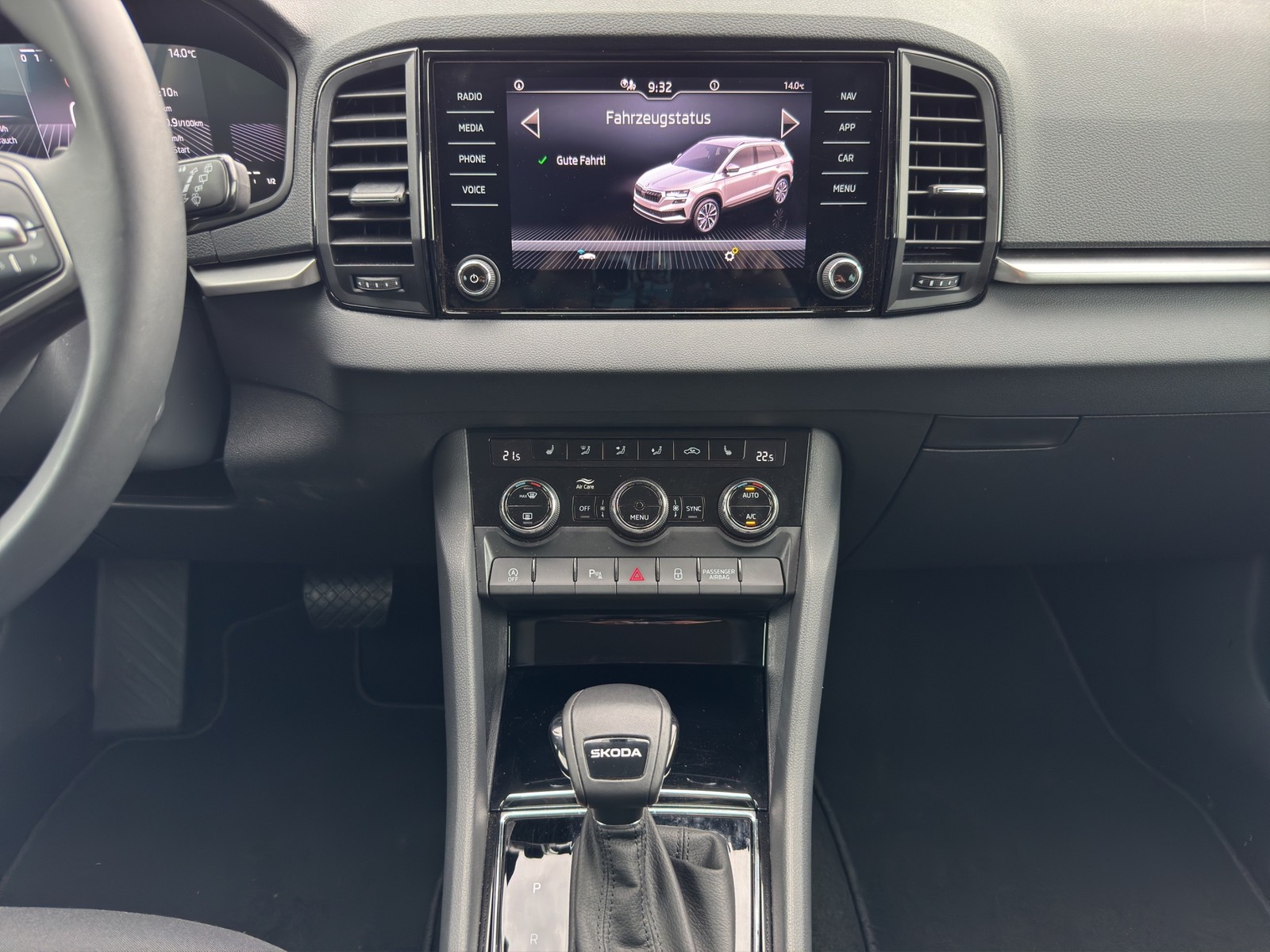 Skoda Karoq 1.5 SELECTION CAM NAVI LM17 SITZHEIZUNG