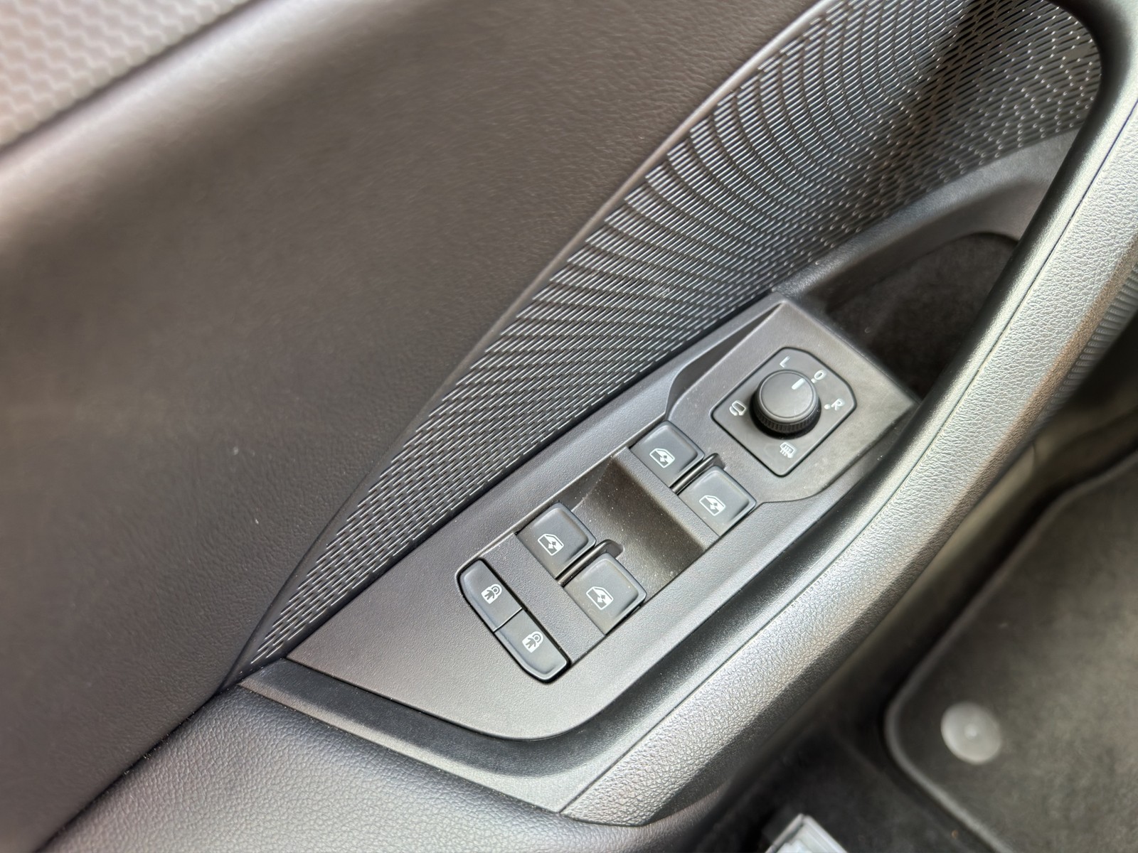 Skoda Octavia Combi 1.5 e-TEC SELECTION CAM ACC NAVI
