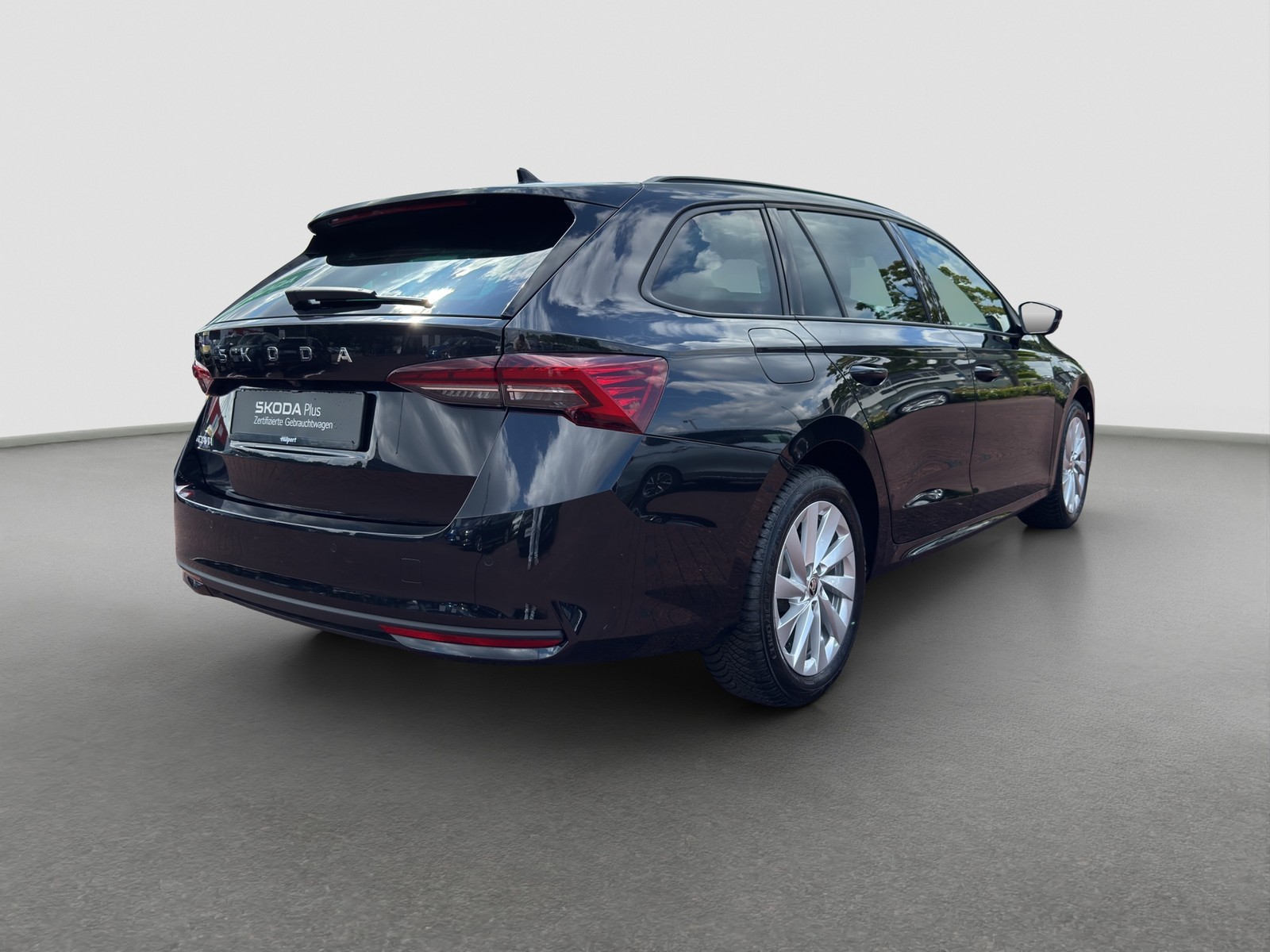 Skoda Octavia Combi 1.5 e-TEC SELECTION CAM ACC NAVI