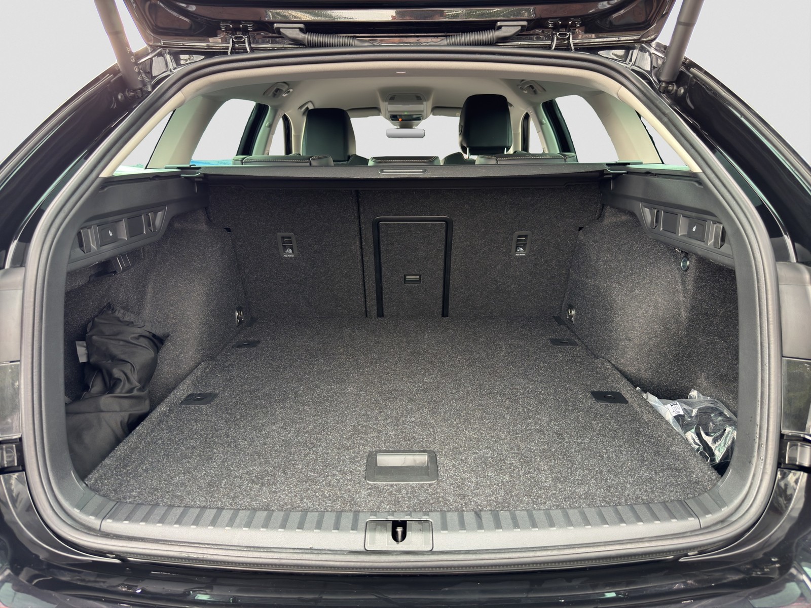 Skoda Octavia Combi 1.5 e-TEC SELECTION CAM ACC NAVI
