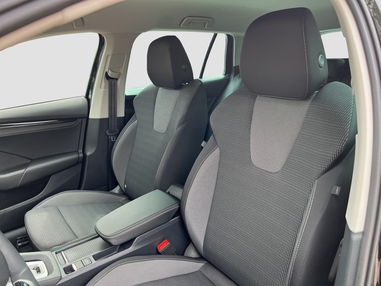 Skoda Octavia Combi 2.0 SELECTION CAM ACC EKLAPPE NAVI
