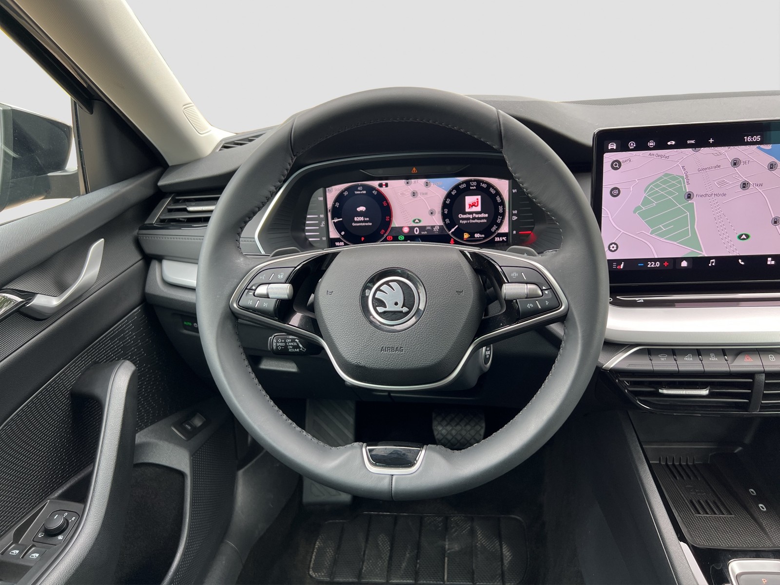 Skoda Octavia Combi 2.0 SELECTION CAM ACC EKLAPPE NAVI
