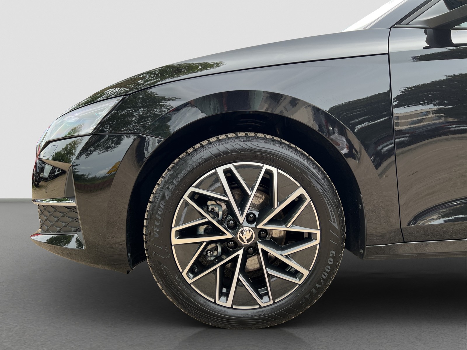 Skoda Octavia Combi 2.0 SELECTION CAM ACC EKLAPPE NAVI
