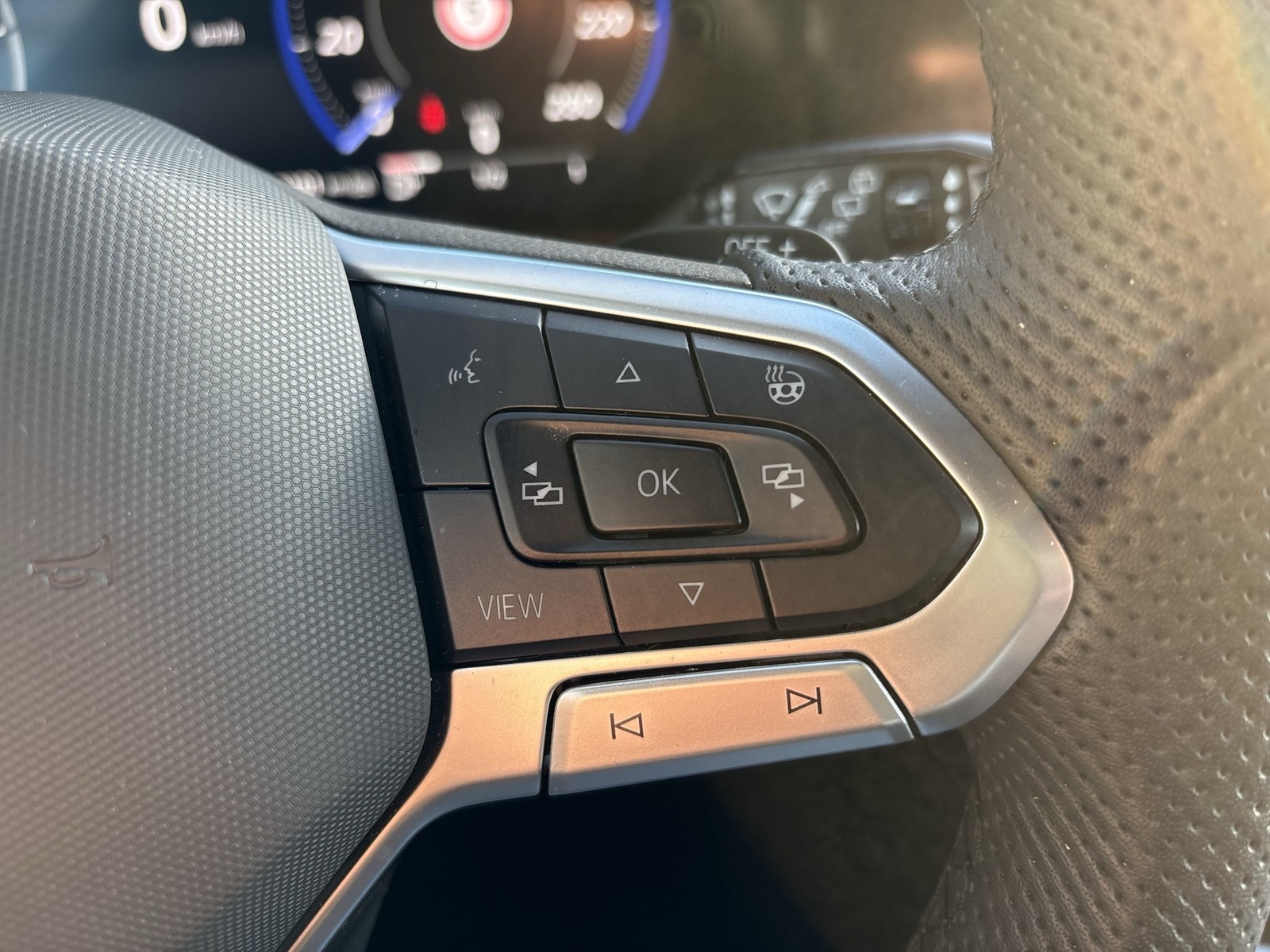 Volkswagen Touareg V6 R-LINE AHK CAM ACC HEAD-UP