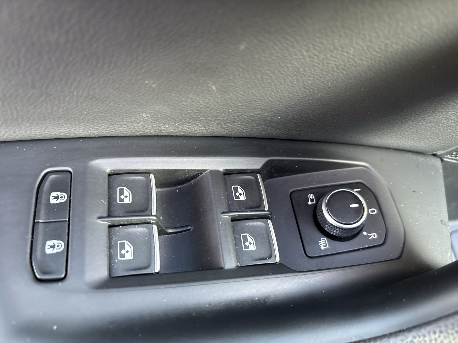 Volkswagen Touareg V6 R-LINE AHK CAM ACC HEAD-UP