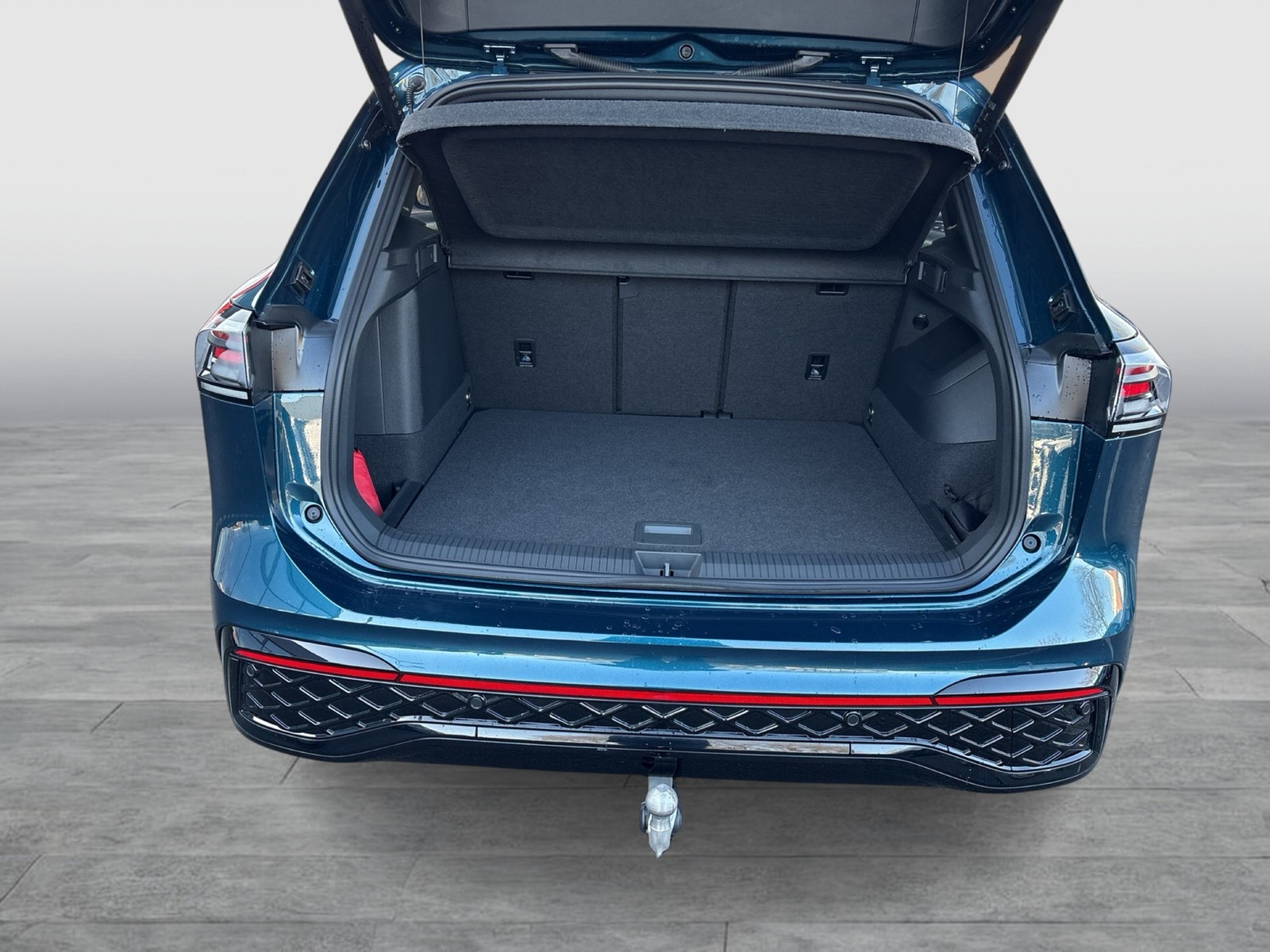 Volkswagen Tiguan 1.5 HYBRID R-LINE NEUES MODELL AHK 360CAM