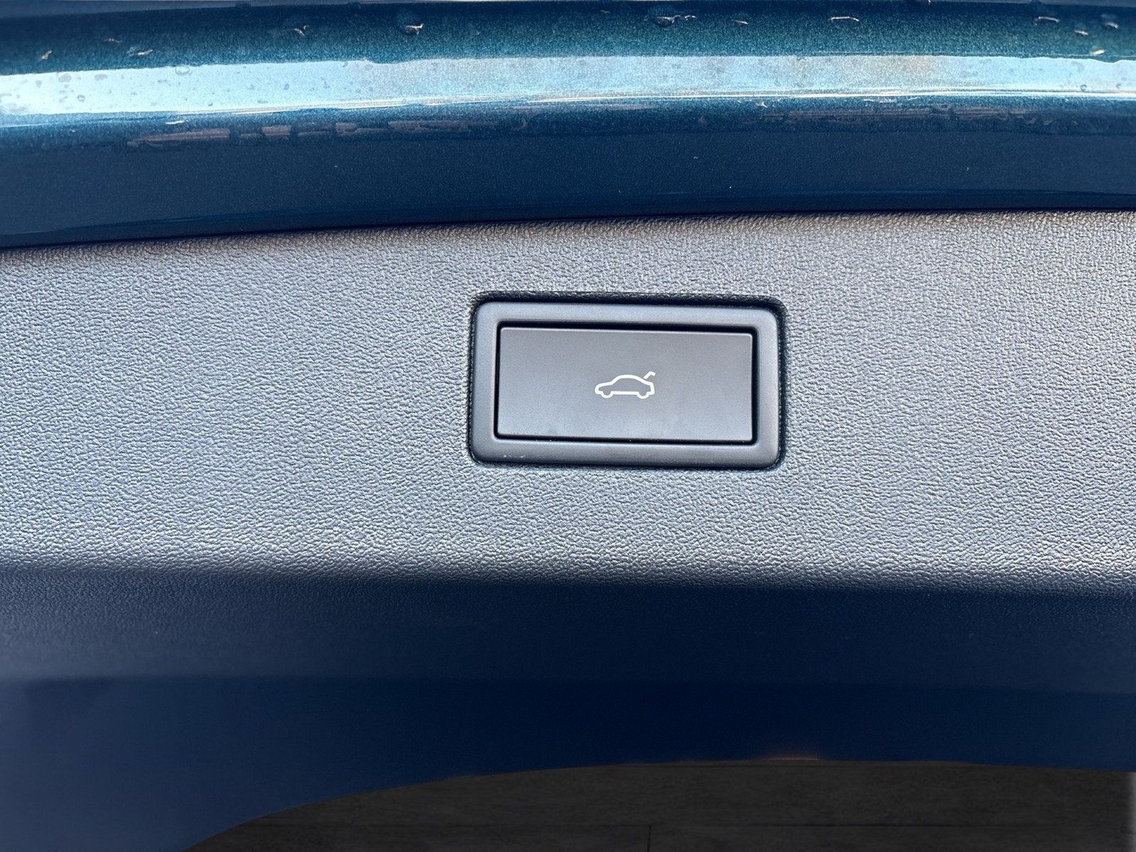 Volkswagen Tiguan 1.5 HYBRID R-LINE NEUES MODELL AHK 360CAM