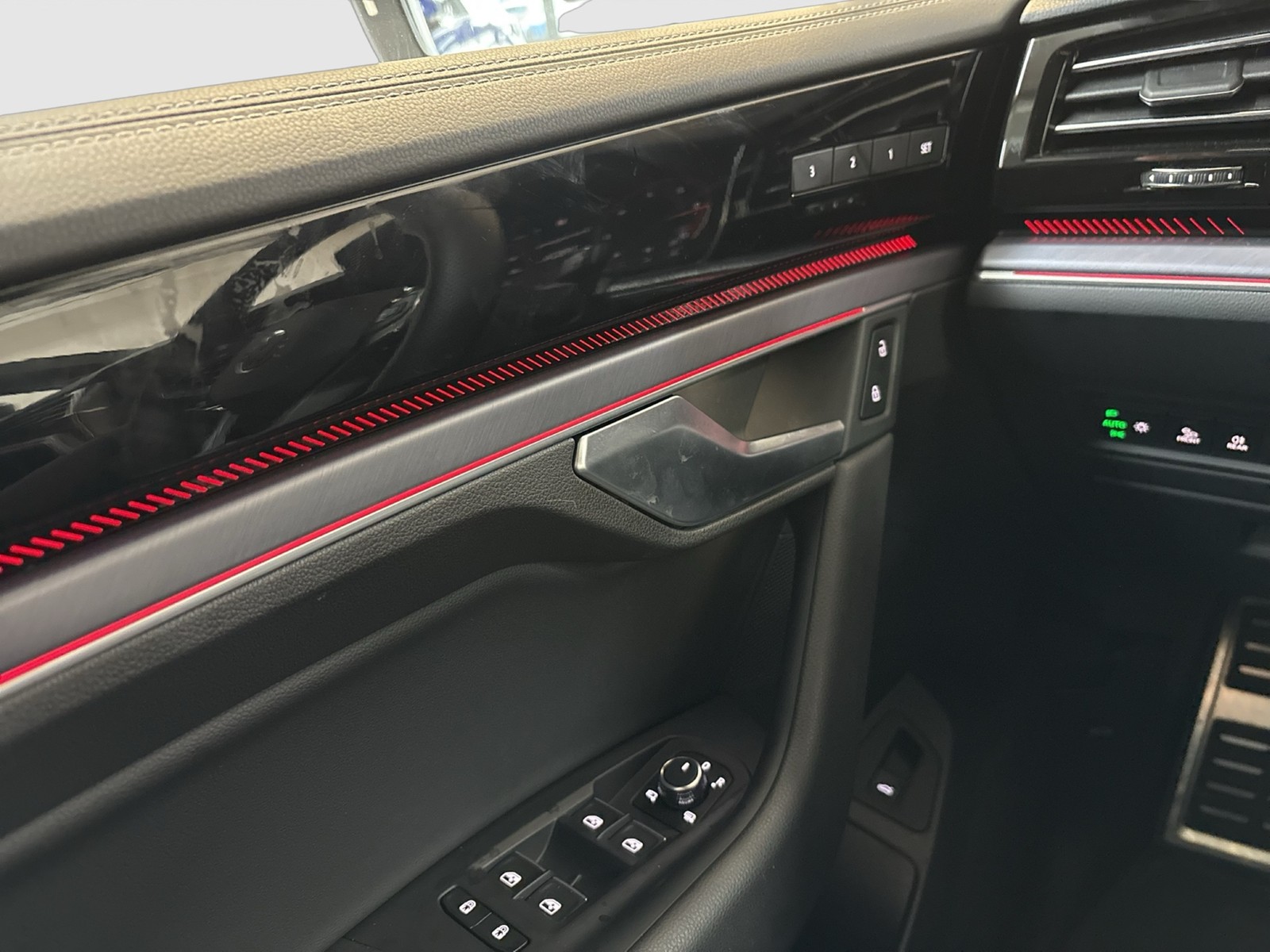 Volkswagen Touareg V6 R-LINE AHK CAM ACC HEAD-UP