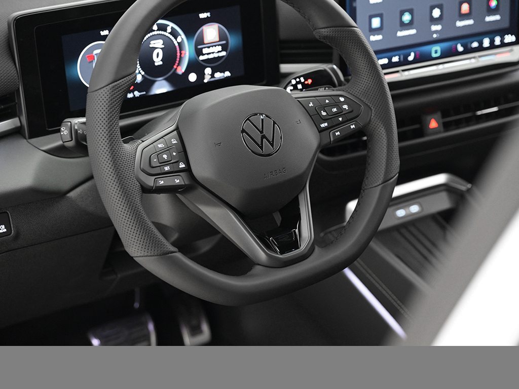 Volkswagen T-Roc 1.5 R-LINE DSG BLACKSTYLE AHK eKLAPPE