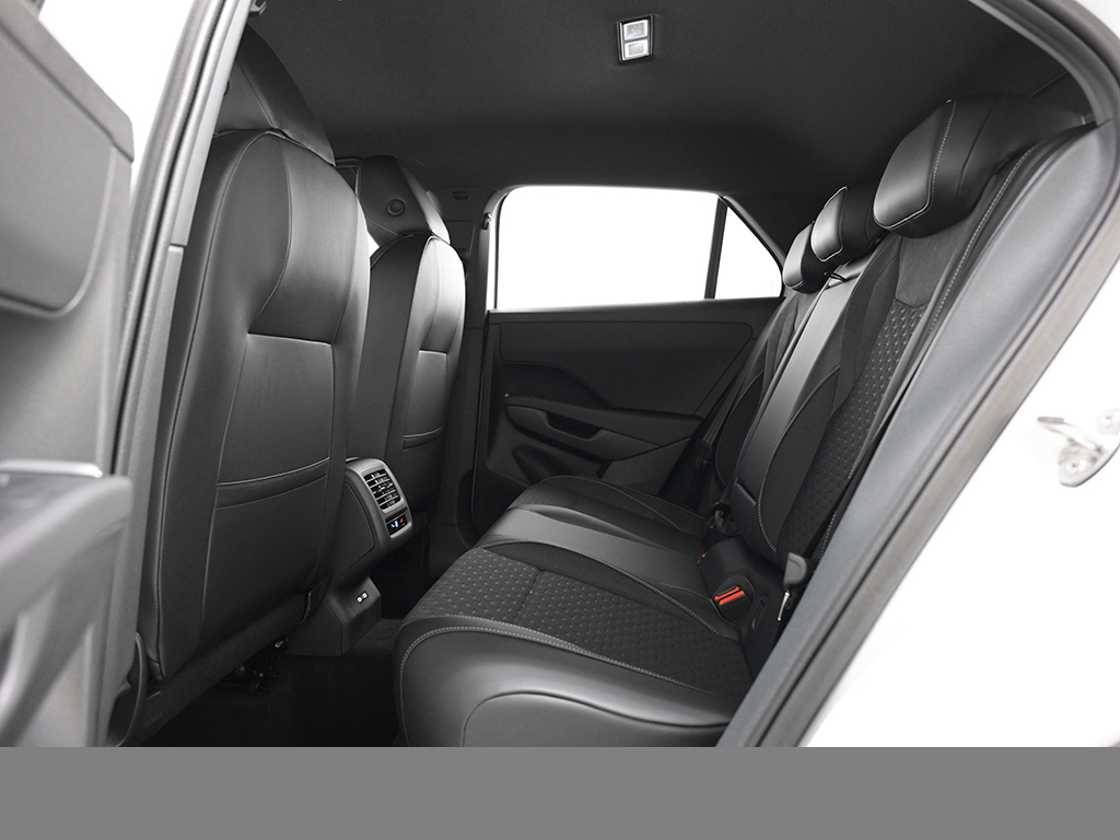 Volkswagen T-Roc 1.5 R-LINE DSG BLACKSTYLE AHK eKLAPPE