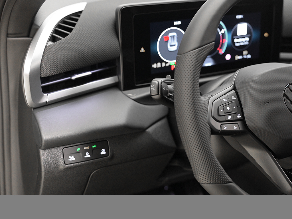 Volkswagen T-Roc 1.5 R-LINE DSG BLACKSTYLE MATRIXLED AHK