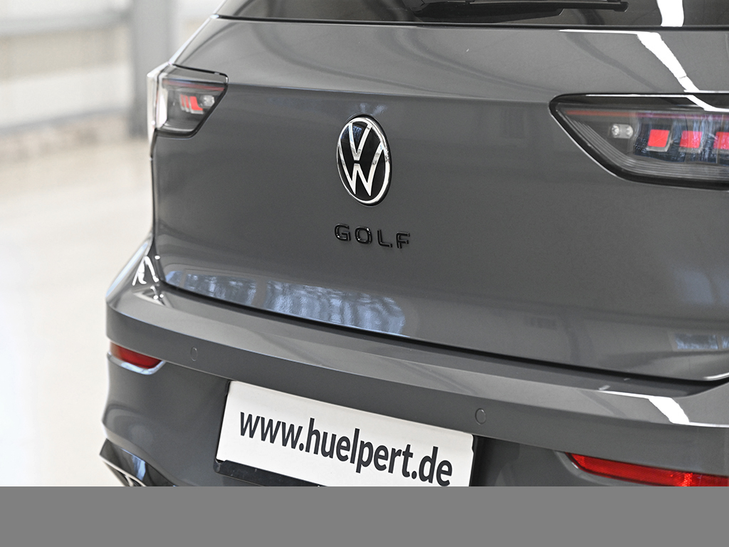 Volkswagen Golf 1.5 R-LINE DSG PANO BLACKSTYLE MATRIXLED