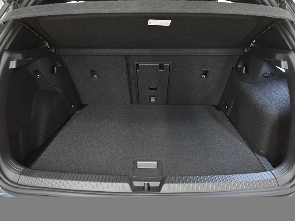 Volkswagen Golf 1.5 R-LINE DSG PANO BLACKSTYLE MATRIXLED