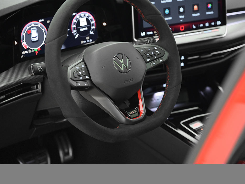 Volkswagen Golf GTI BLACKSTYLE PANO HARMANKARDON