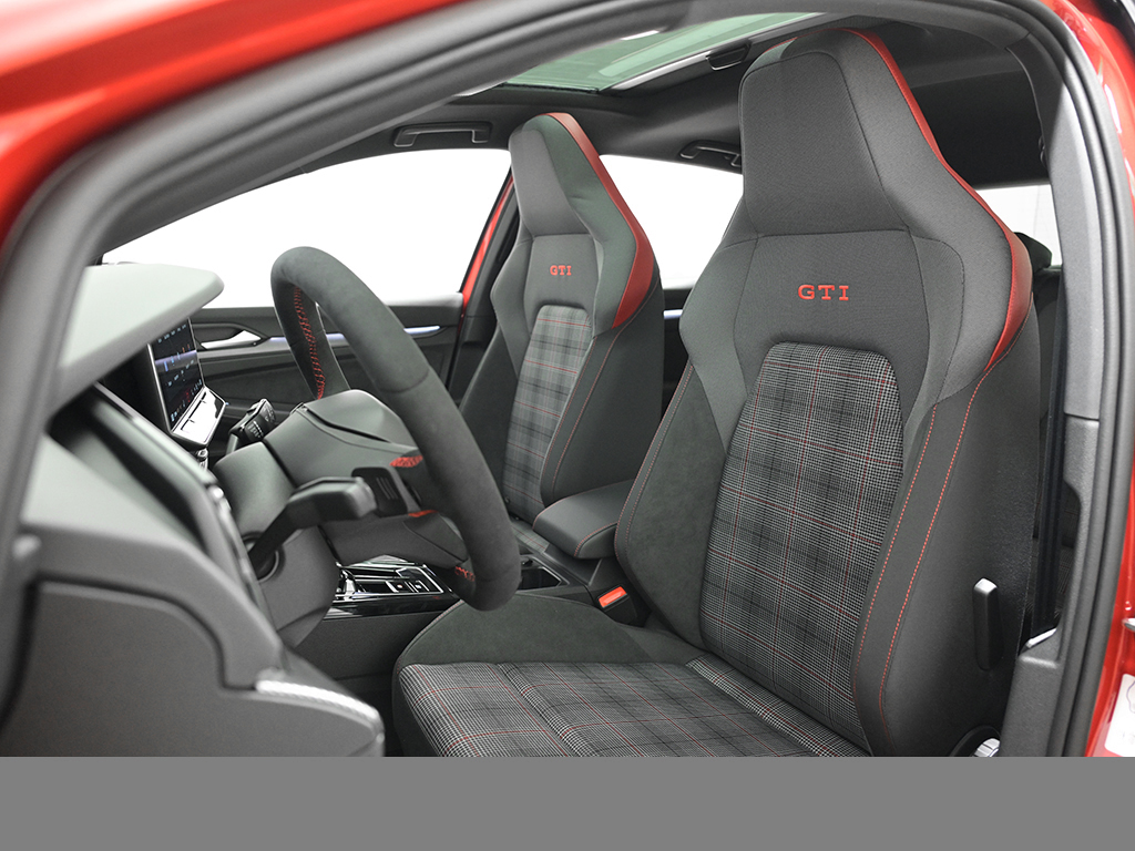 Volkswagen Golf GTI BLACKSTYLE PANO HARMANKARDON