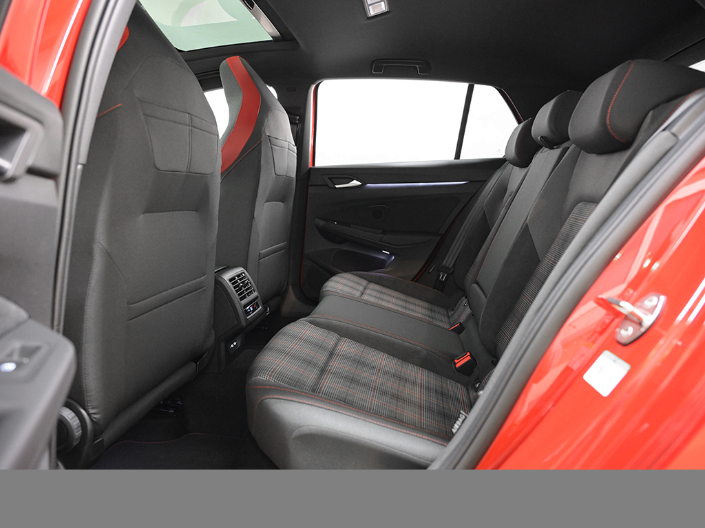 Volkswagen Golf GTI BLACKSTYLE PANO HARMANKARDON