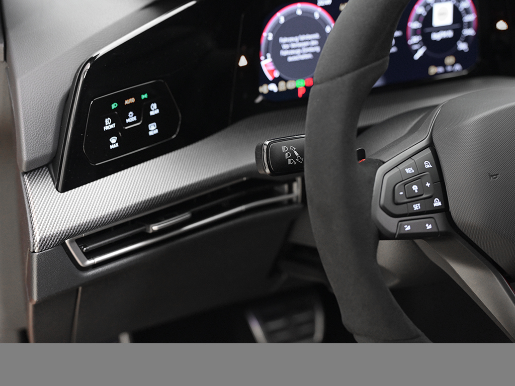 Volkswagen Golf GTI BLACKSTYLE PANO HARMANKARDON