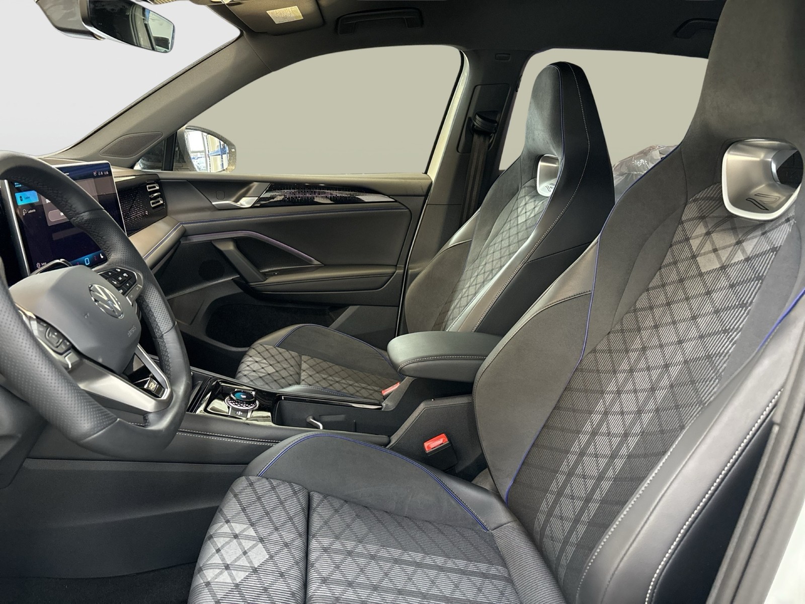 Volkswagen Tiguan 1.5 HYBRID R-LINE AHK CAM ACC LM19