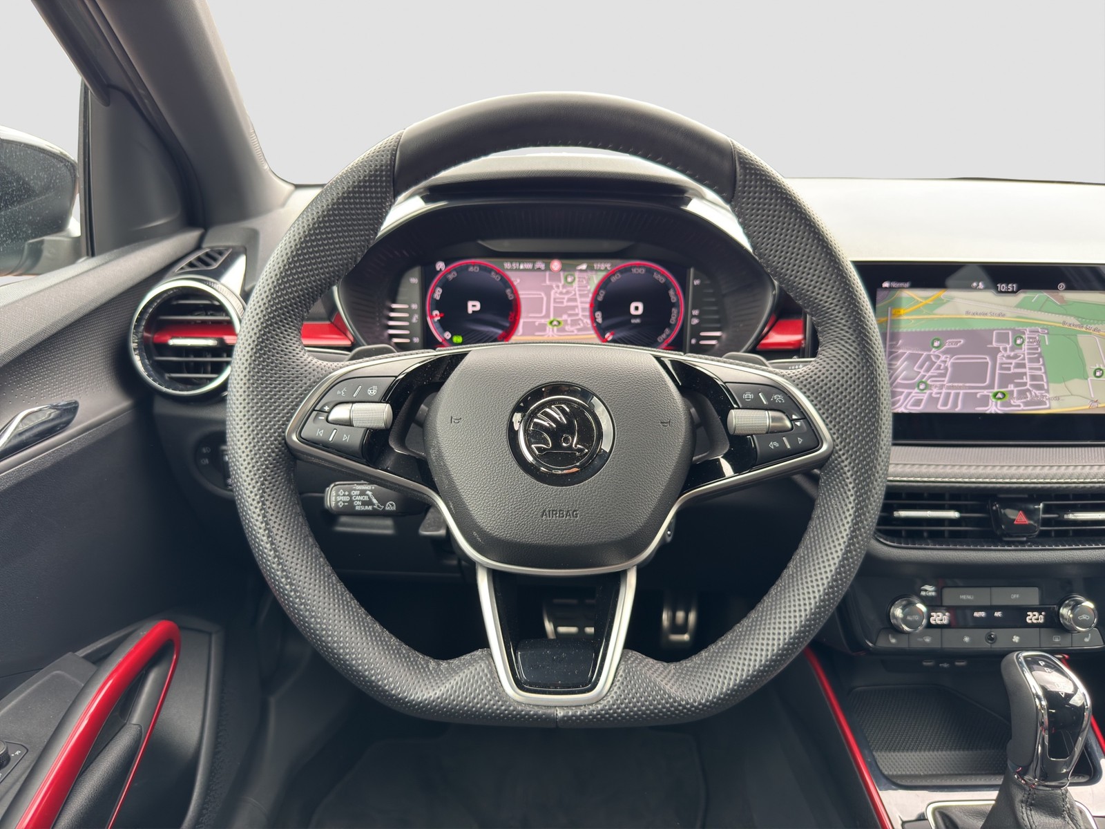 Skoda Fabia 1.0 MONTE CARLO CAM ACC NAVI ALU SITZHEIZ.
