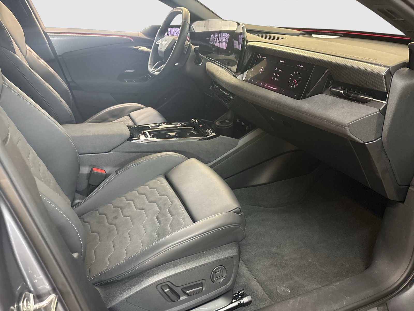 Audi A6 e-tron Avant performance S LINE PANO B&O 21"