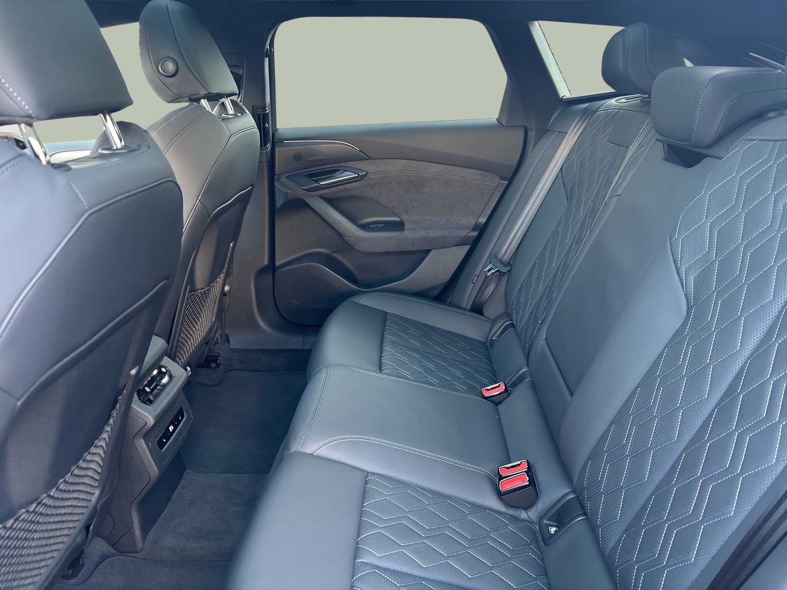 Audi A6 e-tron Avant quattro S LINE PANO B&O AHK LM21