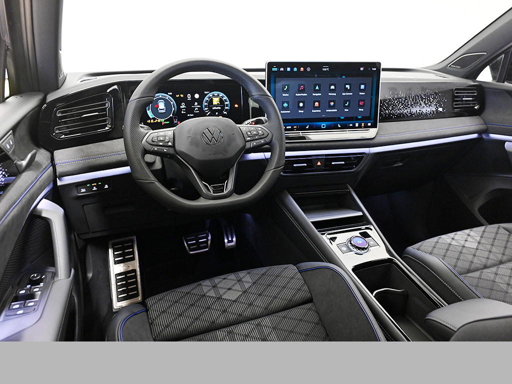 Volkswagen Tiguan 1.5 R-LINE DSG MATRIXLED BLACKSTYLE AHK