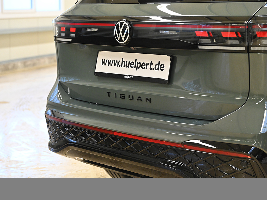 Volkswagen Tiguan 1.5 R-LINE DSG MATRIXLED BLACKSTYLE AHK