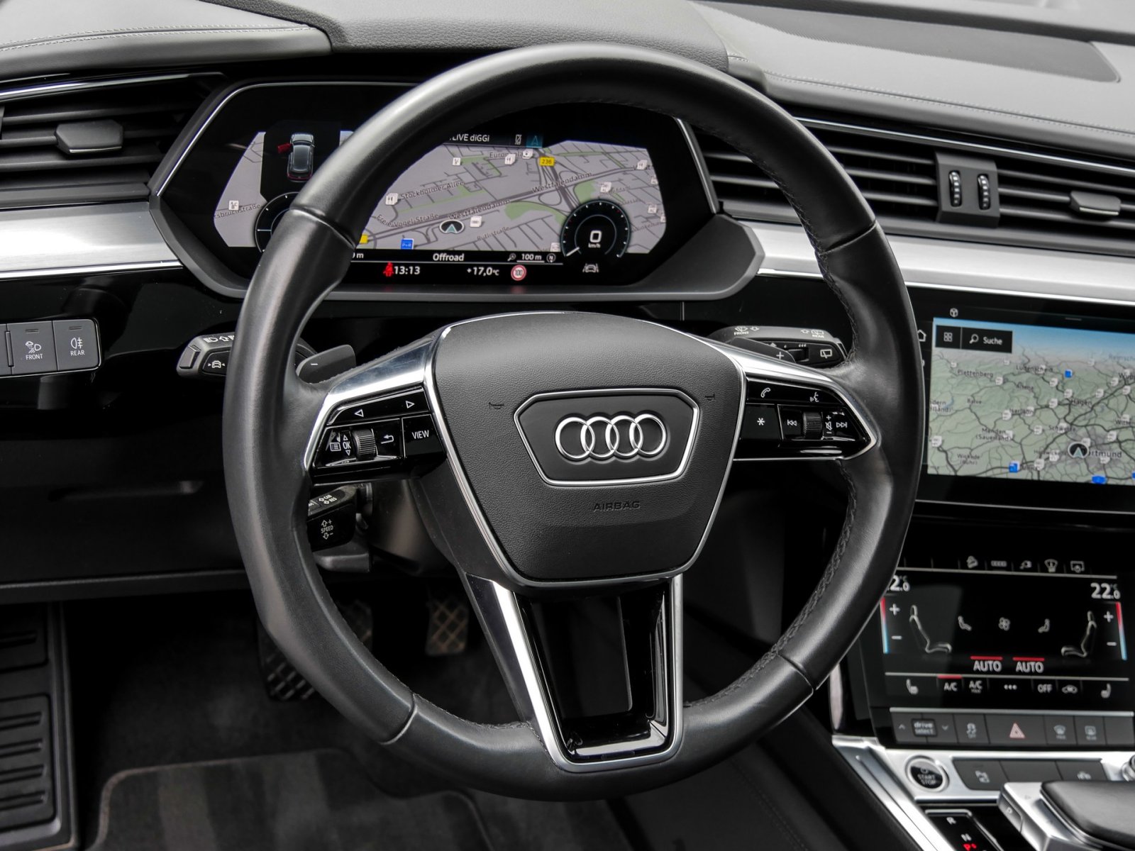 Audi e-tron 55 quattro S LINE PANO AHK 360°CAM LM20